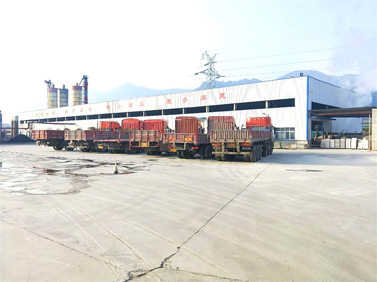 廠(chǎng)區之強大的運輸車(chē)隊